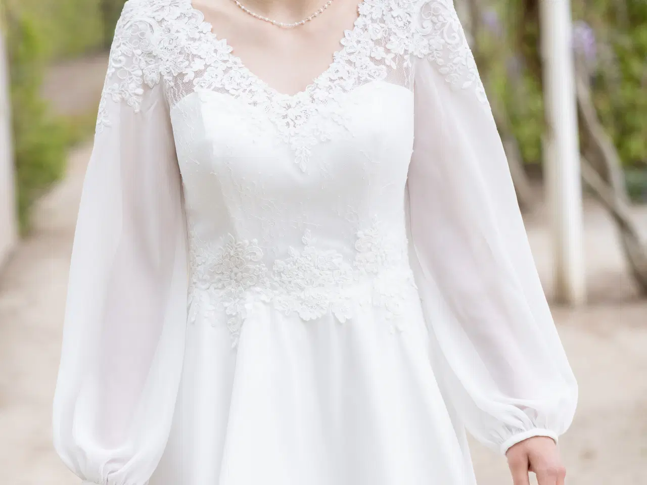 Billede 1 - ABC Brudekjoler. Råhvid Konfirmationskjole, Kayla 