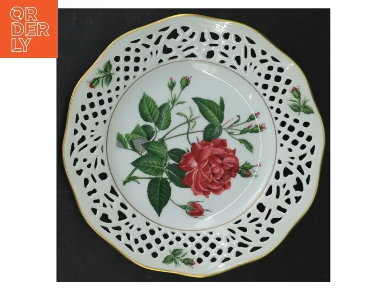Billede 12 - Porcelænstallerken med gennembrudt kant og rosendekoration fra Firkløveren