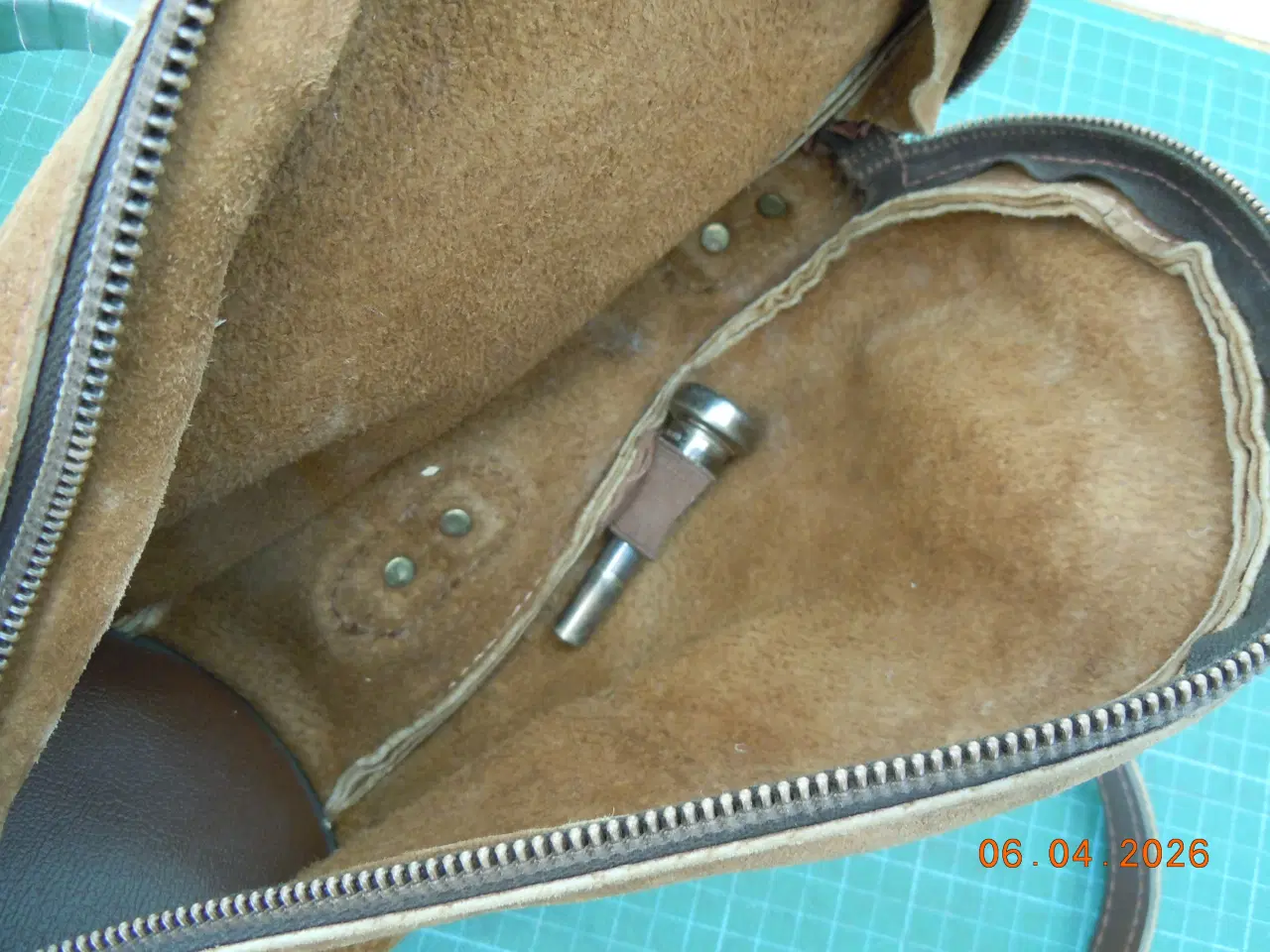 Billede 2 - Jagthorn, Fürst Pless i lædertaske med rem.