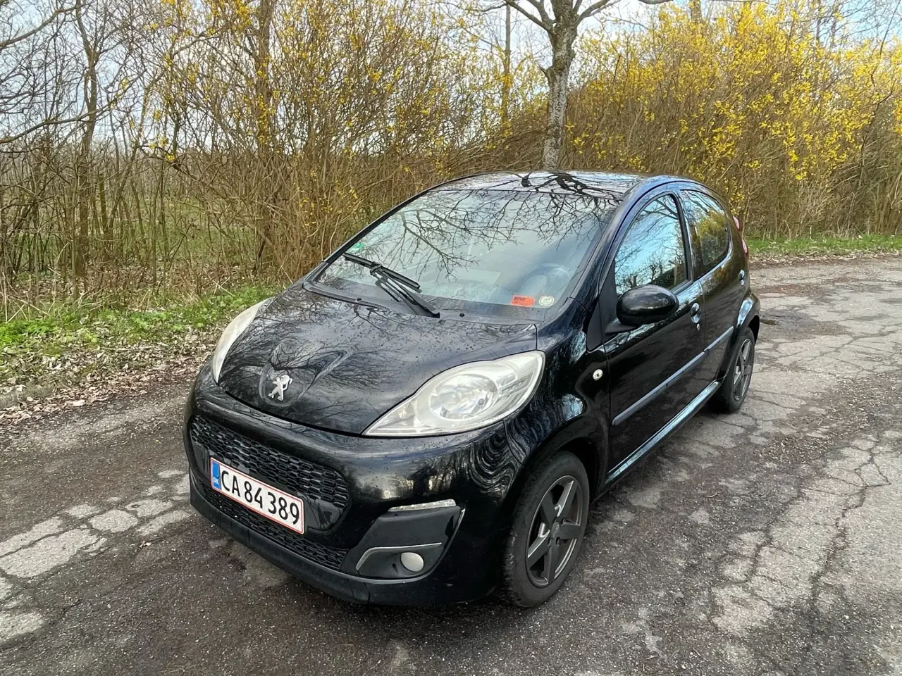 Billede 2 - lille fint økonomisk bil