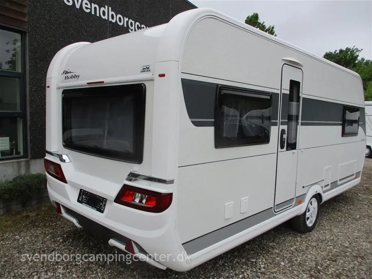 Billede 13 - 2022 - Hobby Prestige 540 UL   Der medfølger en Truma smart A mover inkl. Batteri, Lader og montering.