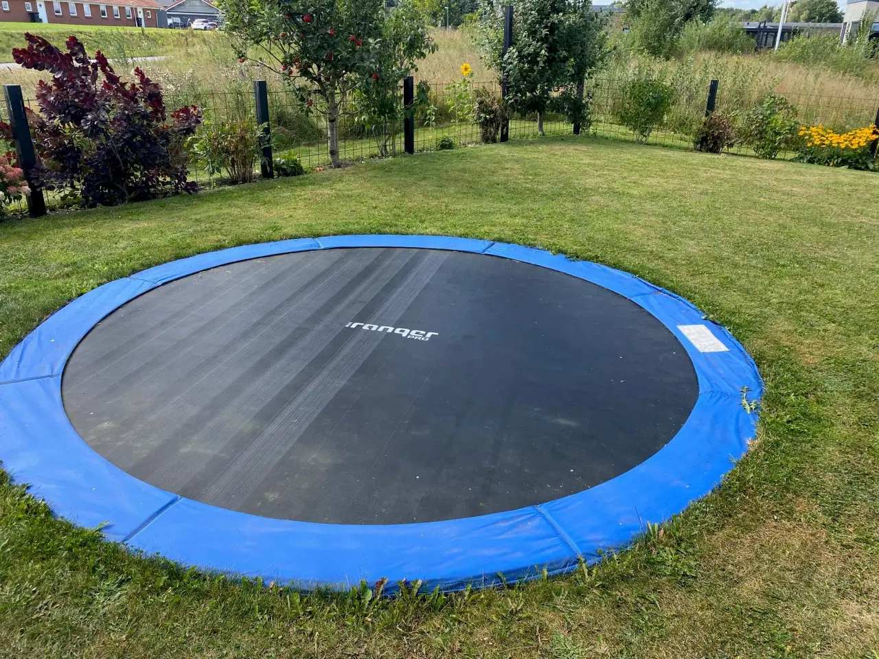 Billede 2 - Nedgravet Trampolin Ø396