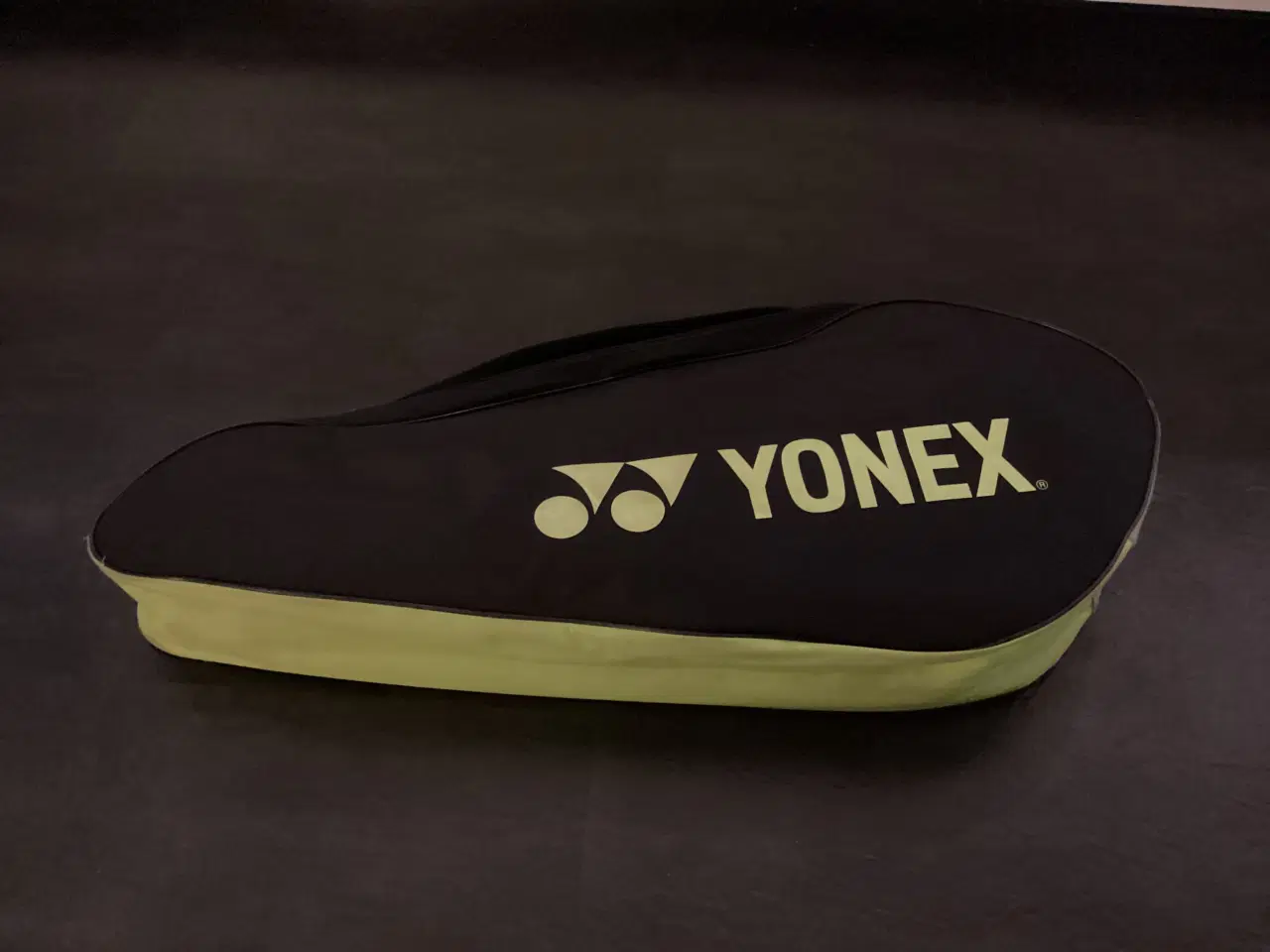 Billede 3 - Fin YONEX Tennistaske til flere ketchere
