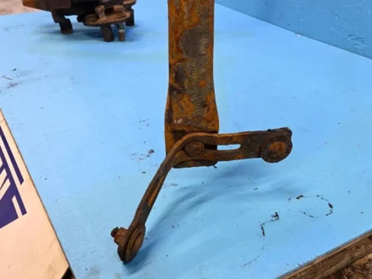 Billede 14 - Case Maxxum 150 Hjulskærm Beslag R.  47802224