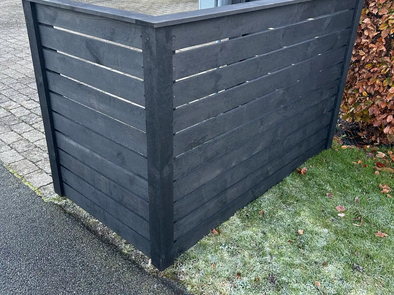 Billede 1 - Skraldespandsskjuler