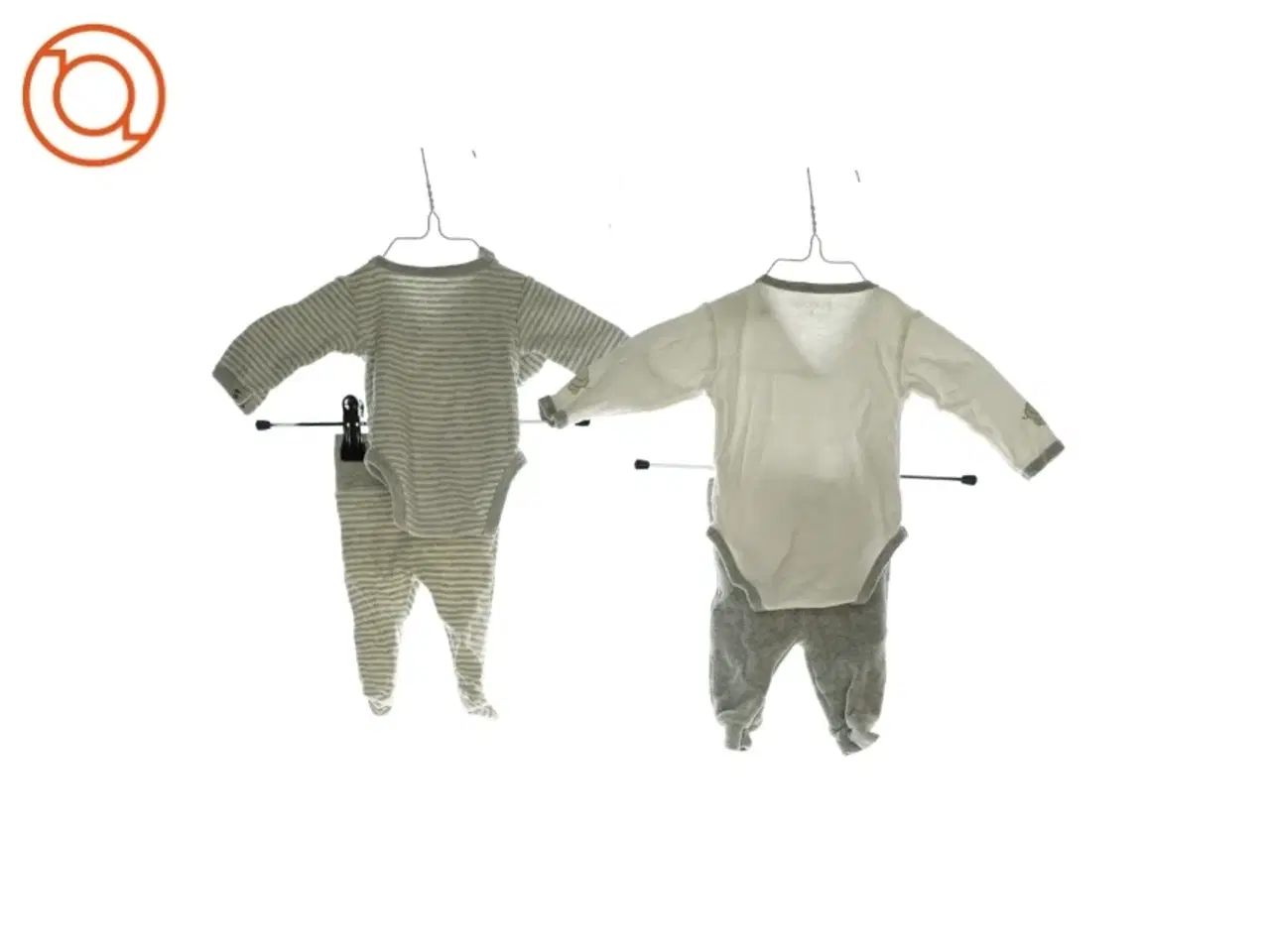 Billede 2 - 2 sæt med bodystocking, bukser og én hue fra Fixoni (str. 44 / 0-1 mdr.) fra Fixoni (str. 44 / 0-1 mdr.)