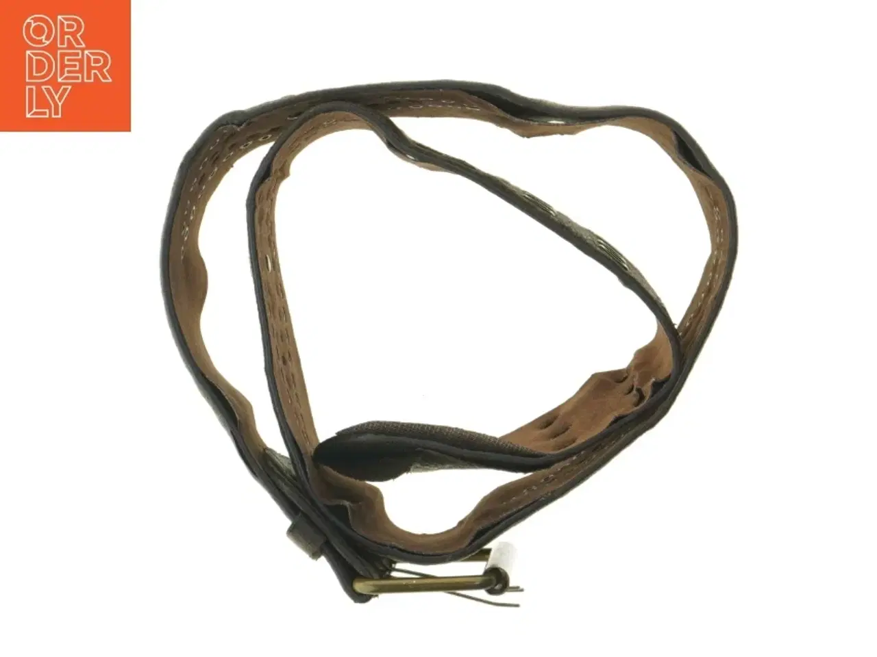 Billede 3 - Læderbælte med nitter (str. 106 cm)