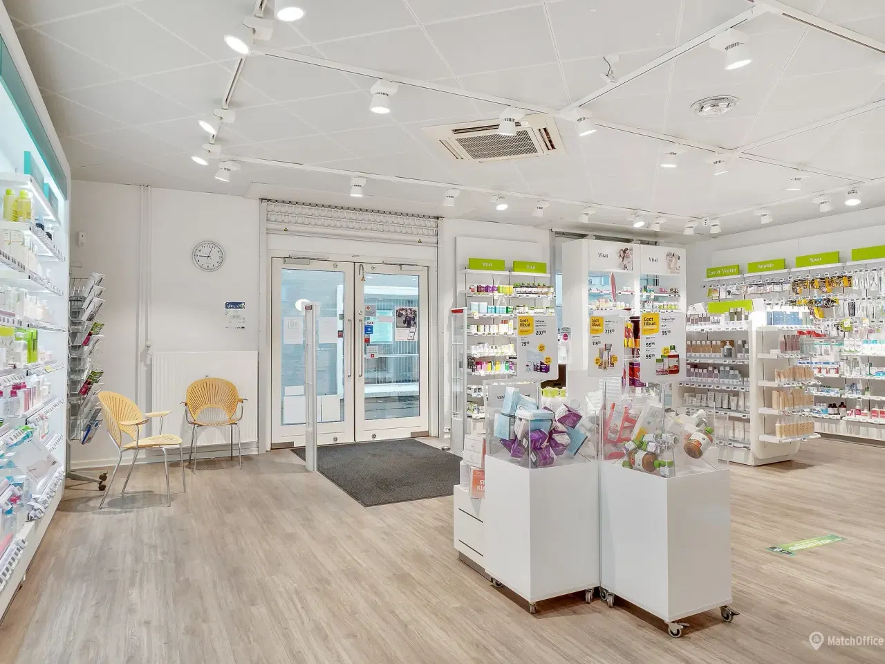 Billede 6 - 141 kvm. synlig butik i Nyborg - off. parkering lige foran