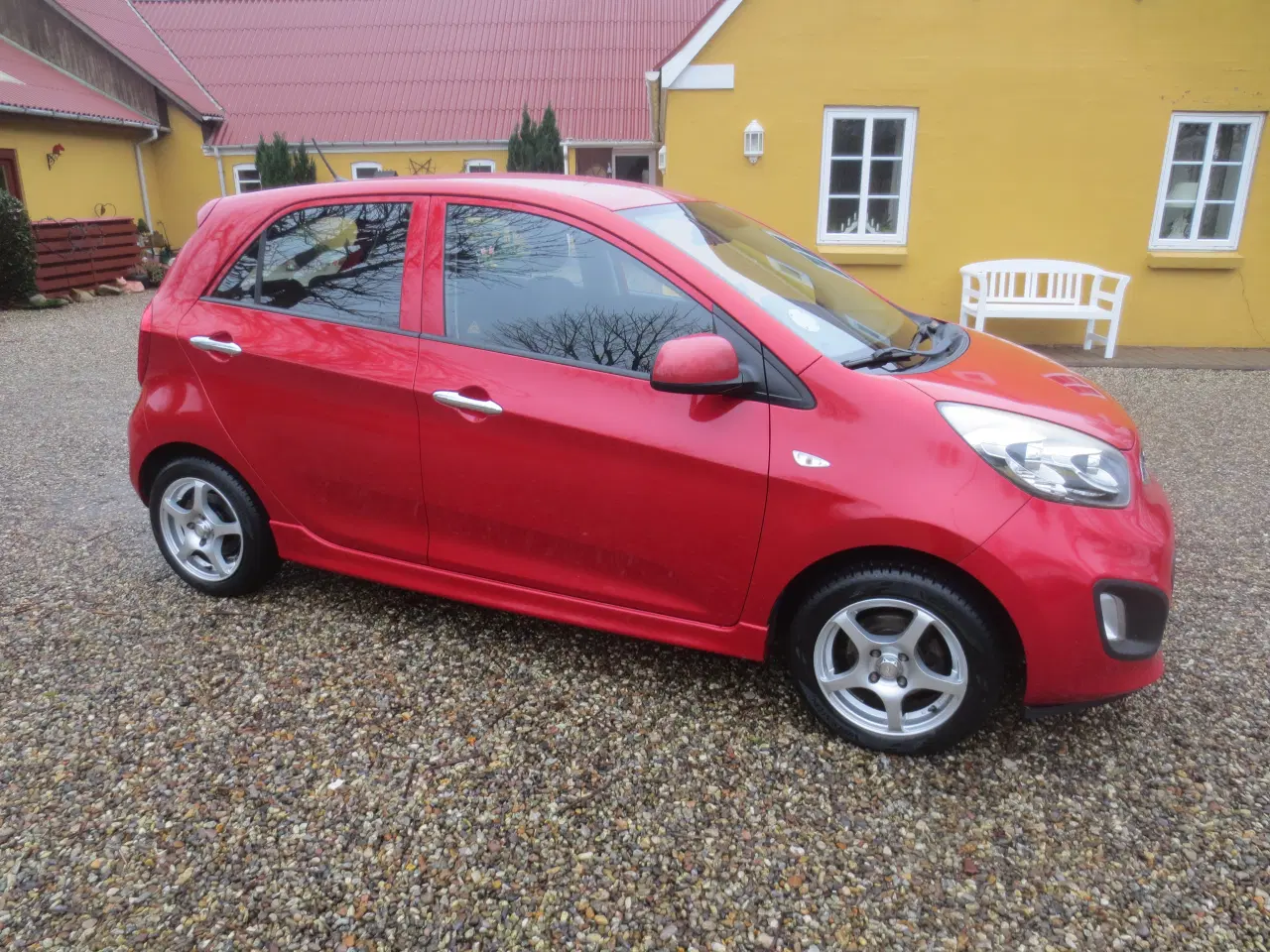 Billede 5 - Kia Picanto 1.0 i År 2011. Med Træk. 