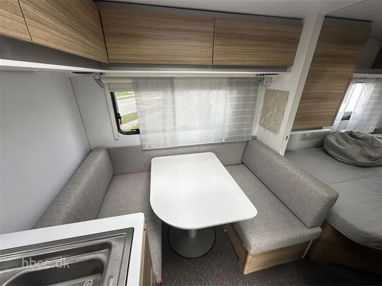Billede 3 - 2018 - Adria Altea 402 PH   Adria Altea 402 PH (2018) – Let og kompakt vogn med mover &amp;amp; fortelt