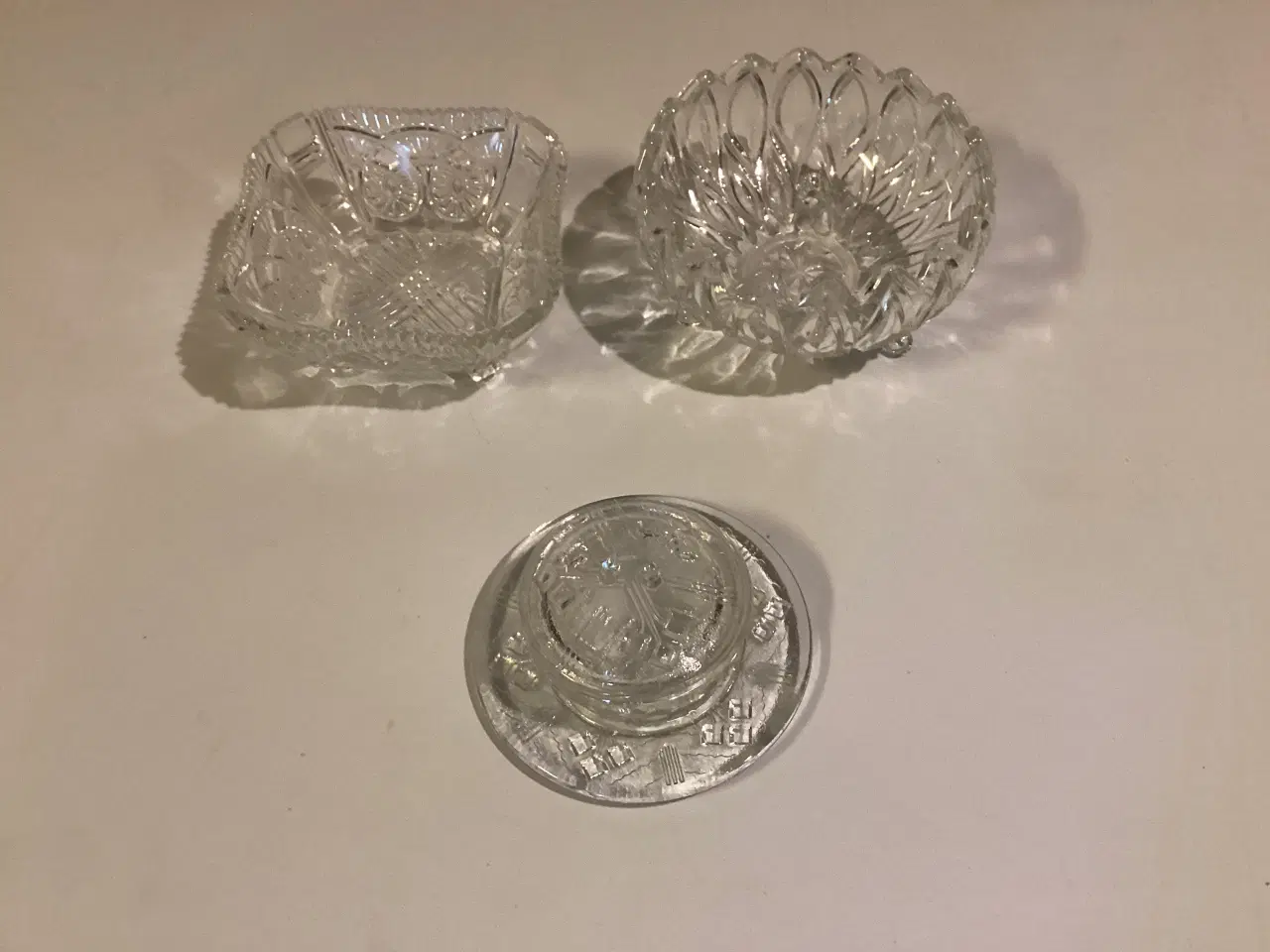 Billede 1 - 3 skåle den ene med låg