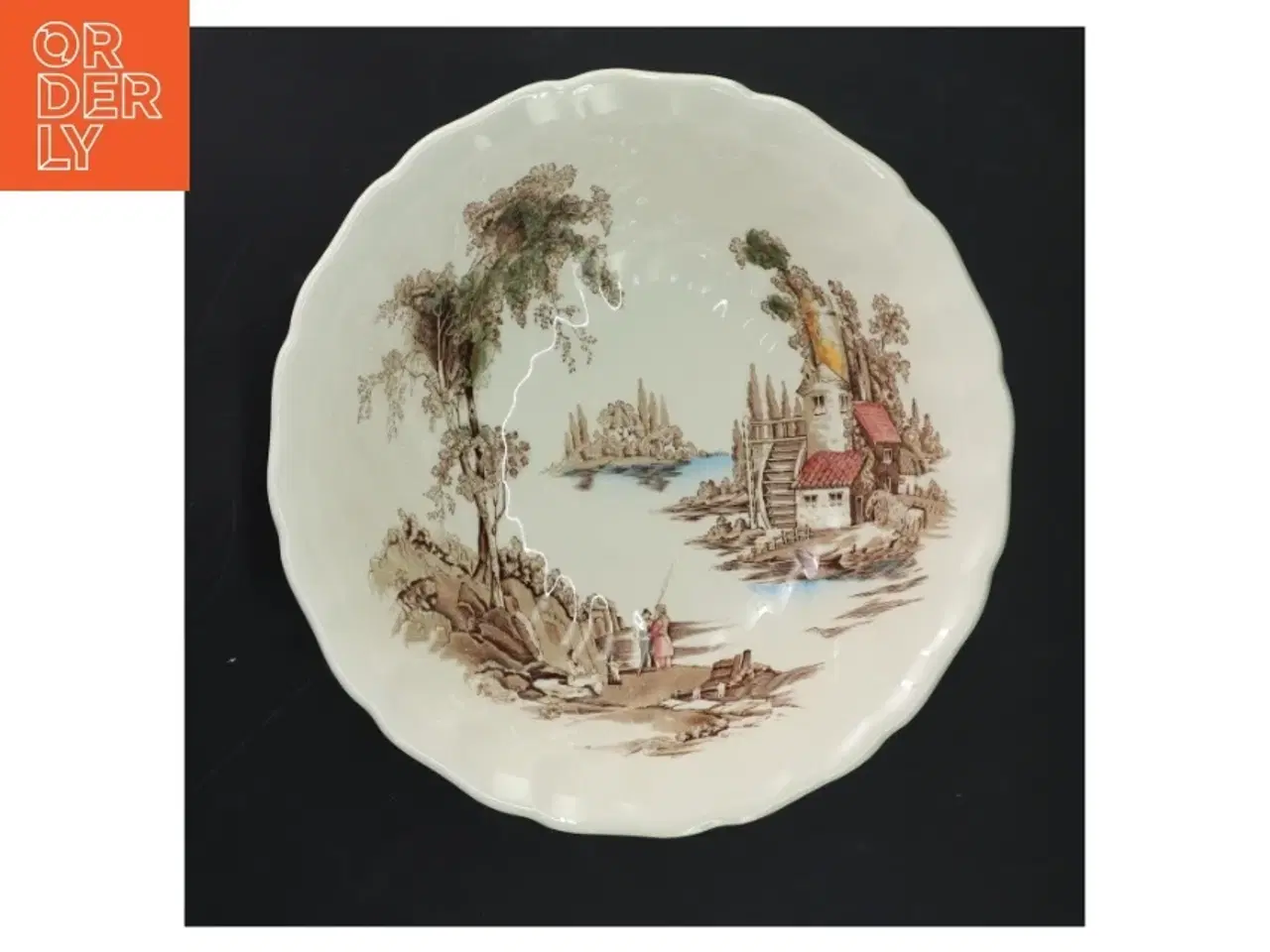 Billede 1 - Dekorativ skål med landskabsmotiv fra Johnson Bros (str. Ø 23,5 cm)