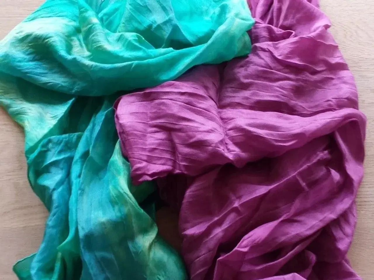 Billede 1 - Ensfarvede silketørklæder