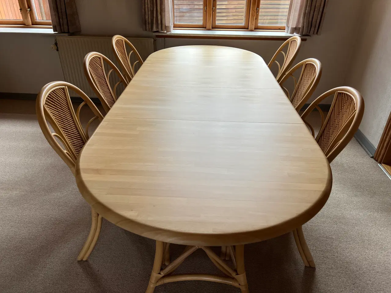 Billede 1 - Sika spisebord - 6 stole