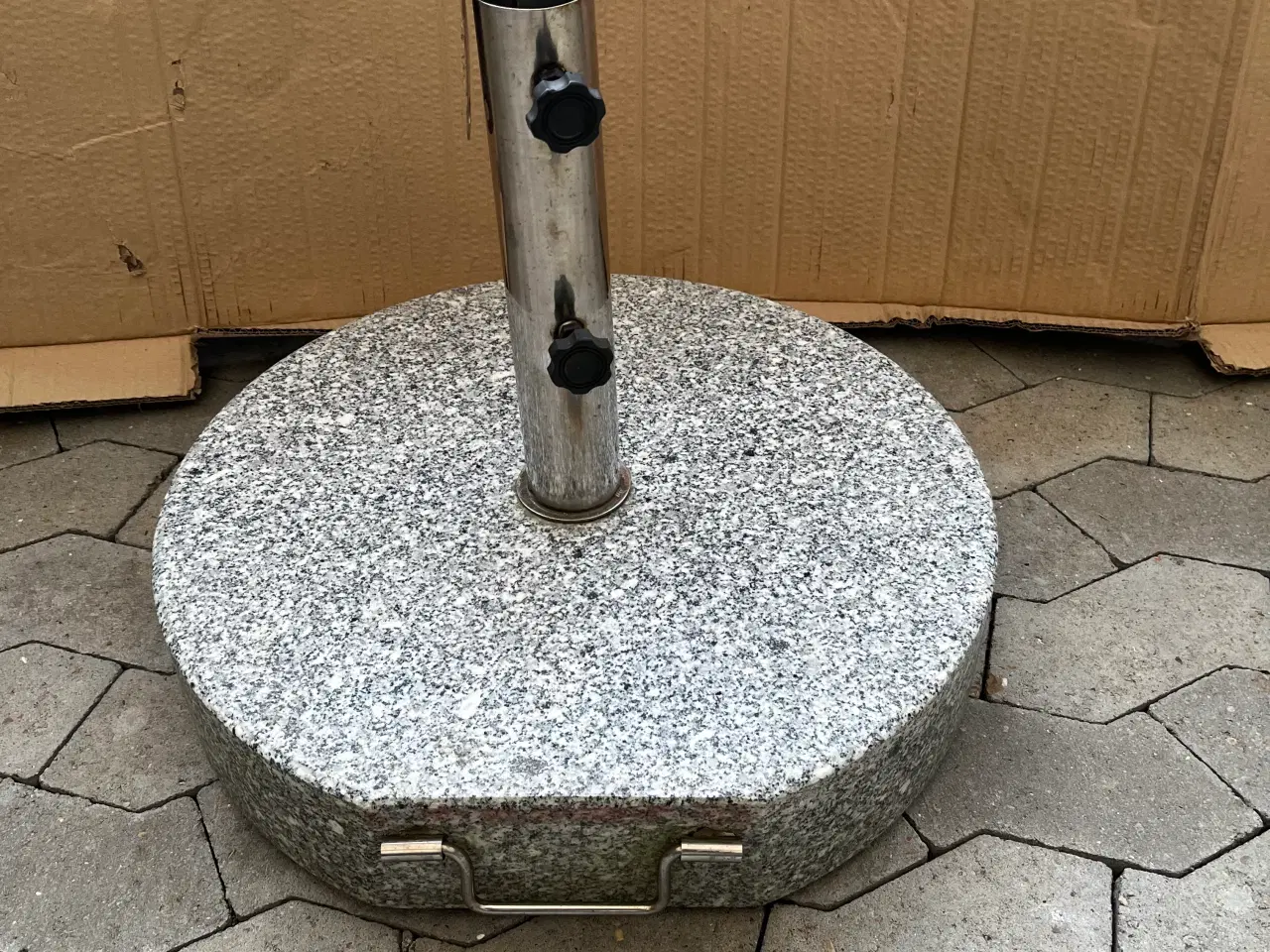 Billede 1 - Parasol fod i granit på hjul 
