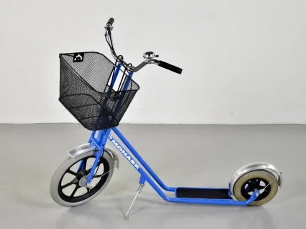 Billede 2 - Ergonomisk løbehjul fra monark, blå