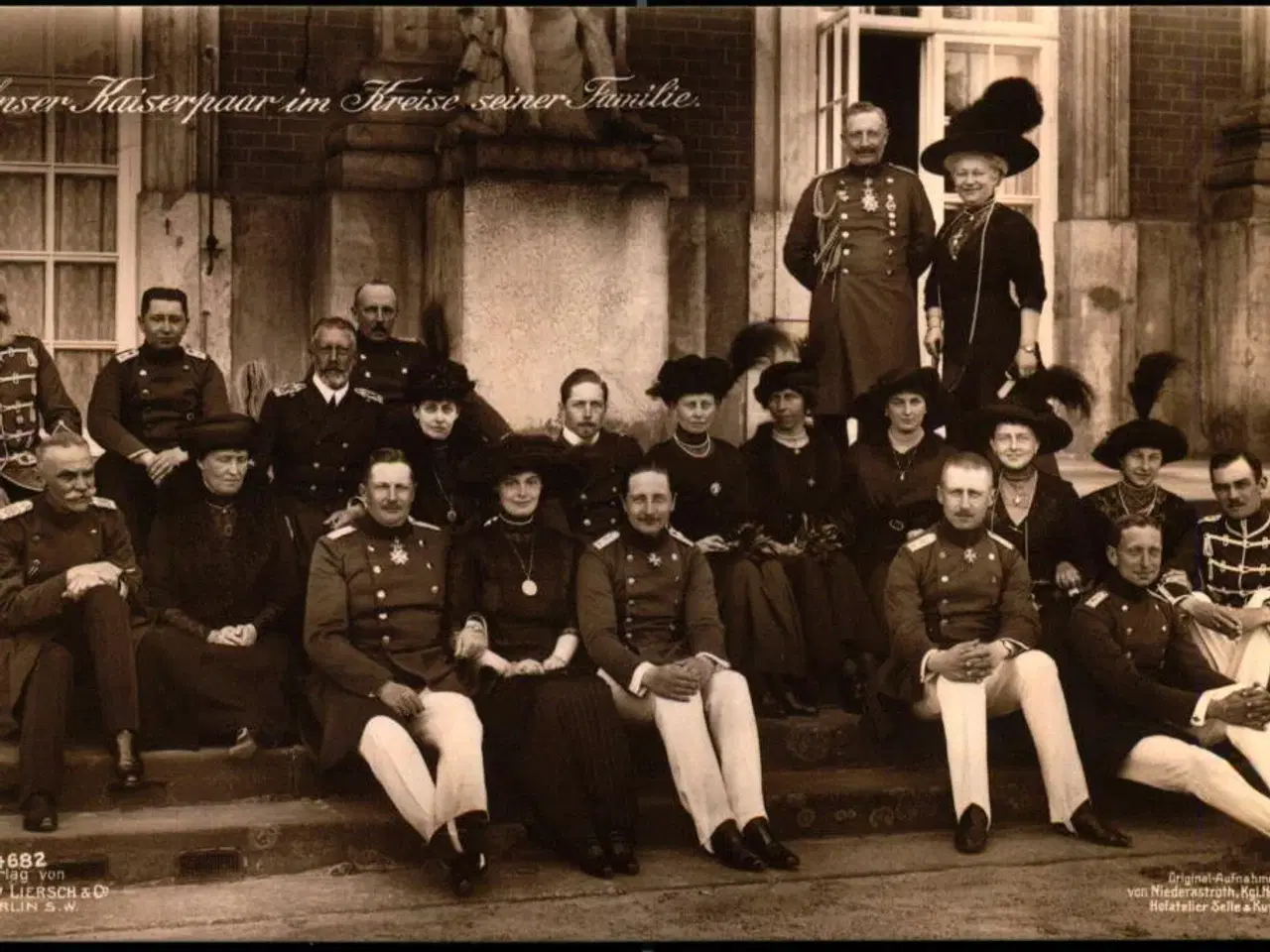 Billede 1 - Kaiser Wilhelm II med Familie - u/n - Ubrugt