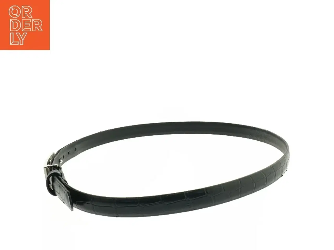 Billede 2 - Sort bælte med præget mønster (str. 110 cm)