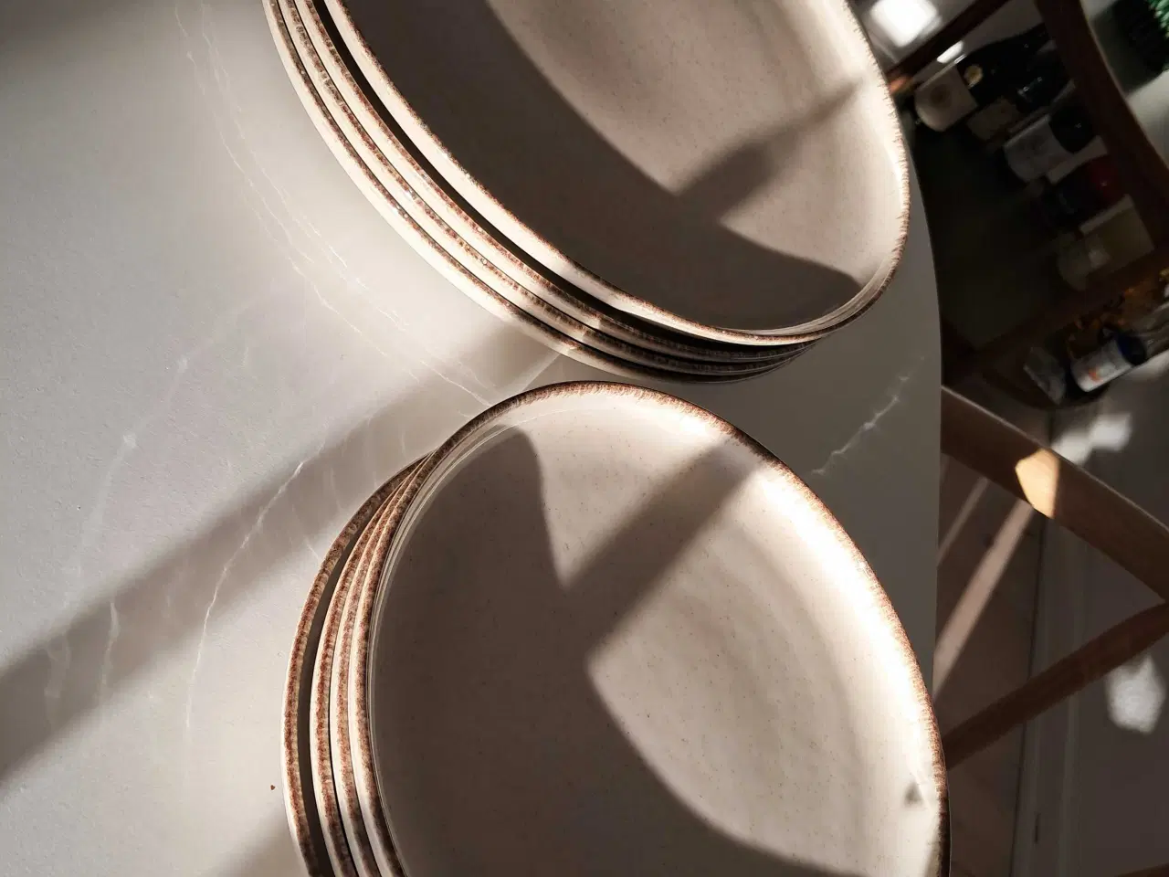 Billede 1 - Jysk tallerkener 