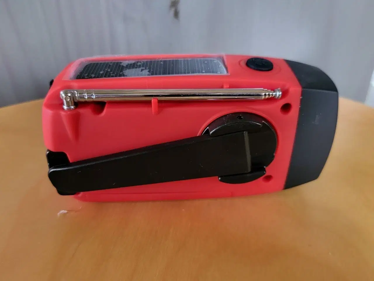 Billede 5 - 3-i-1 Nødradio med solceller, powerbank, håndsving