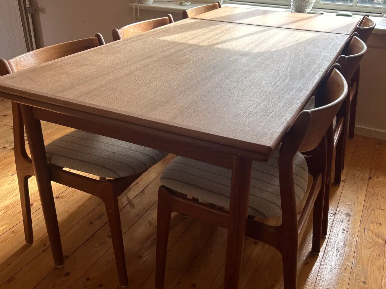 Billede 1 - Retro Spisebord i teak med 6 stole
