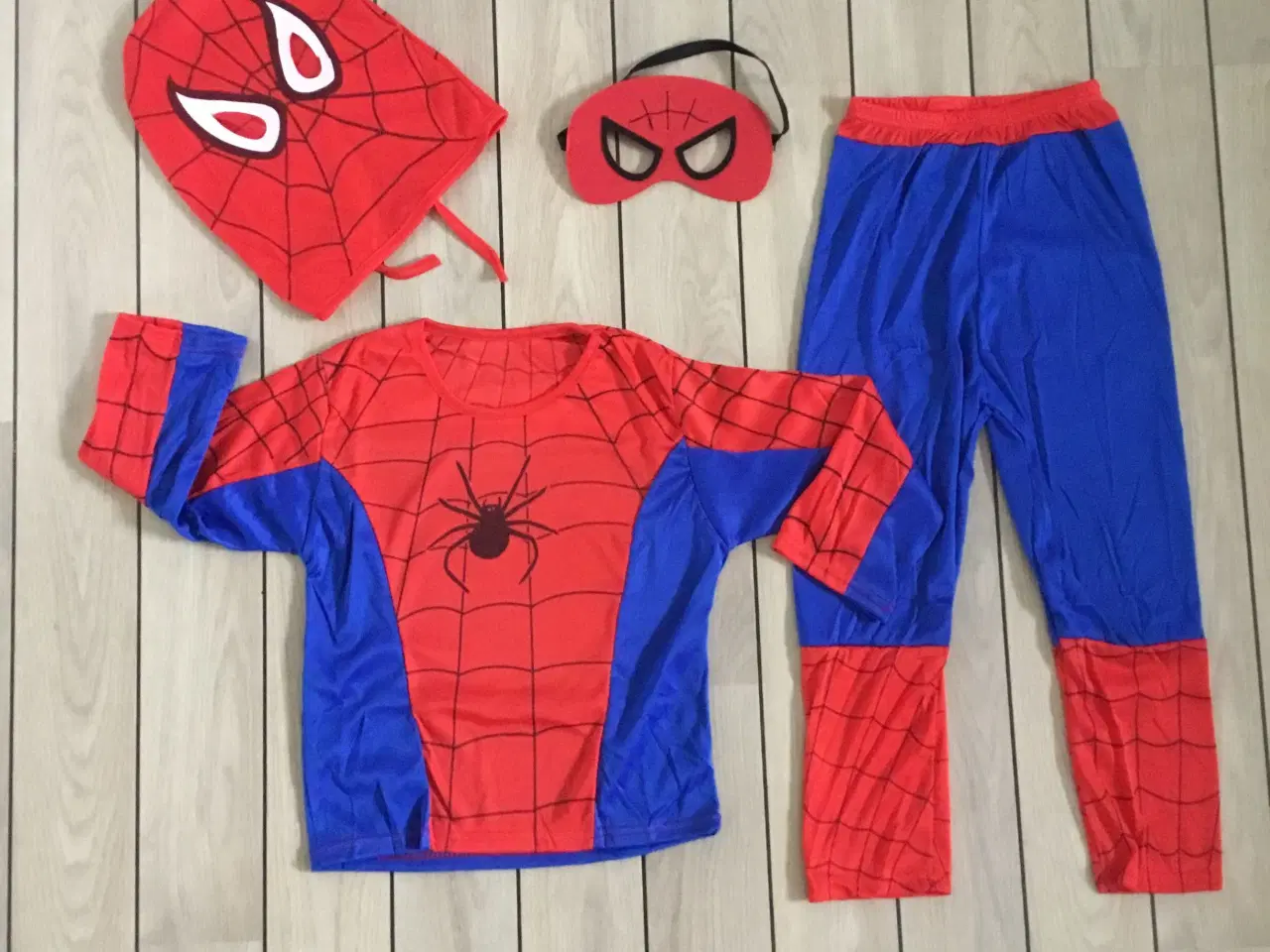 Billede 7 - Spiderman dragt str. 104 kostume udklædningstøj