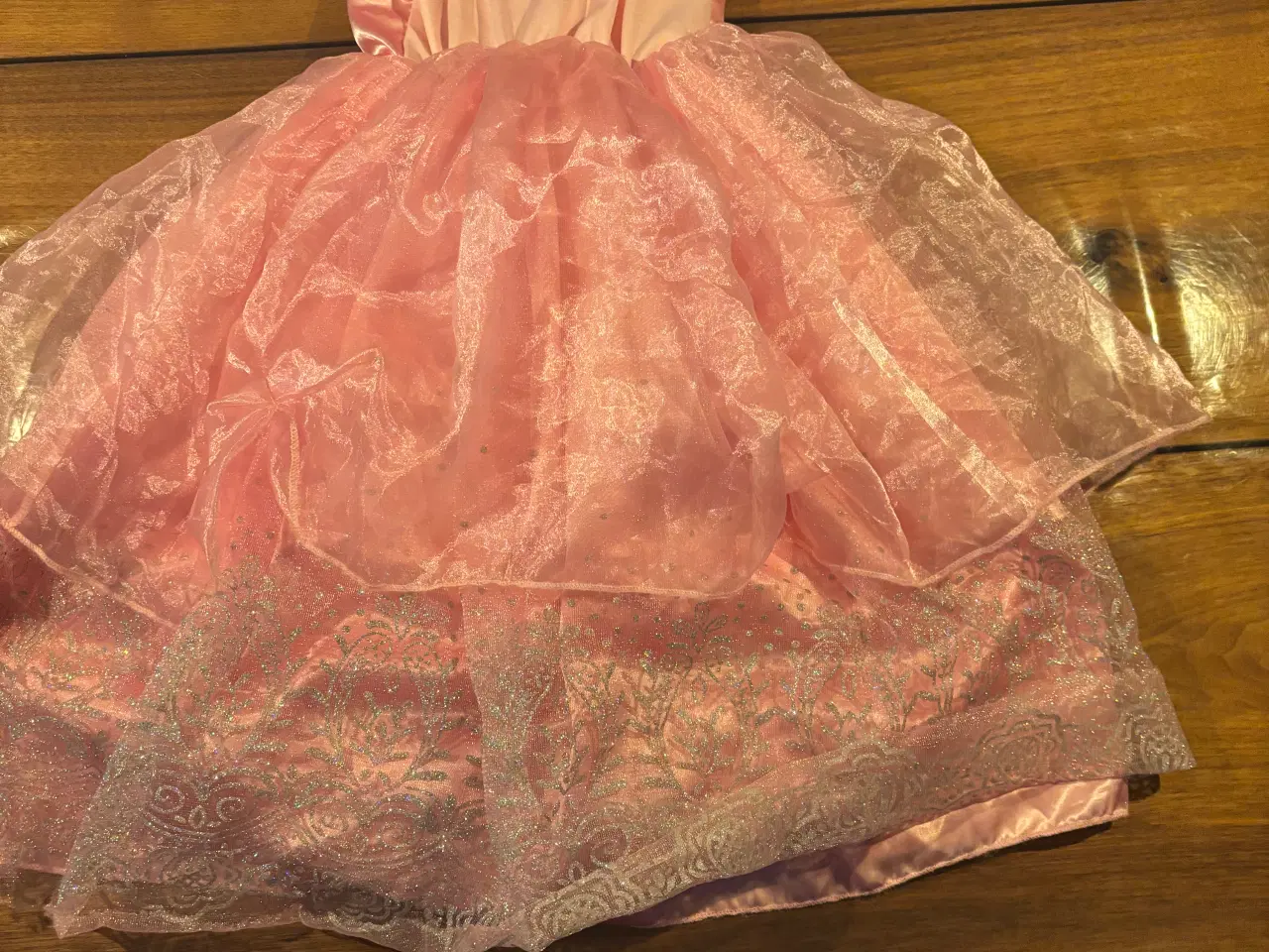 Billede 3 - Prinsessekostume str 3-5 år