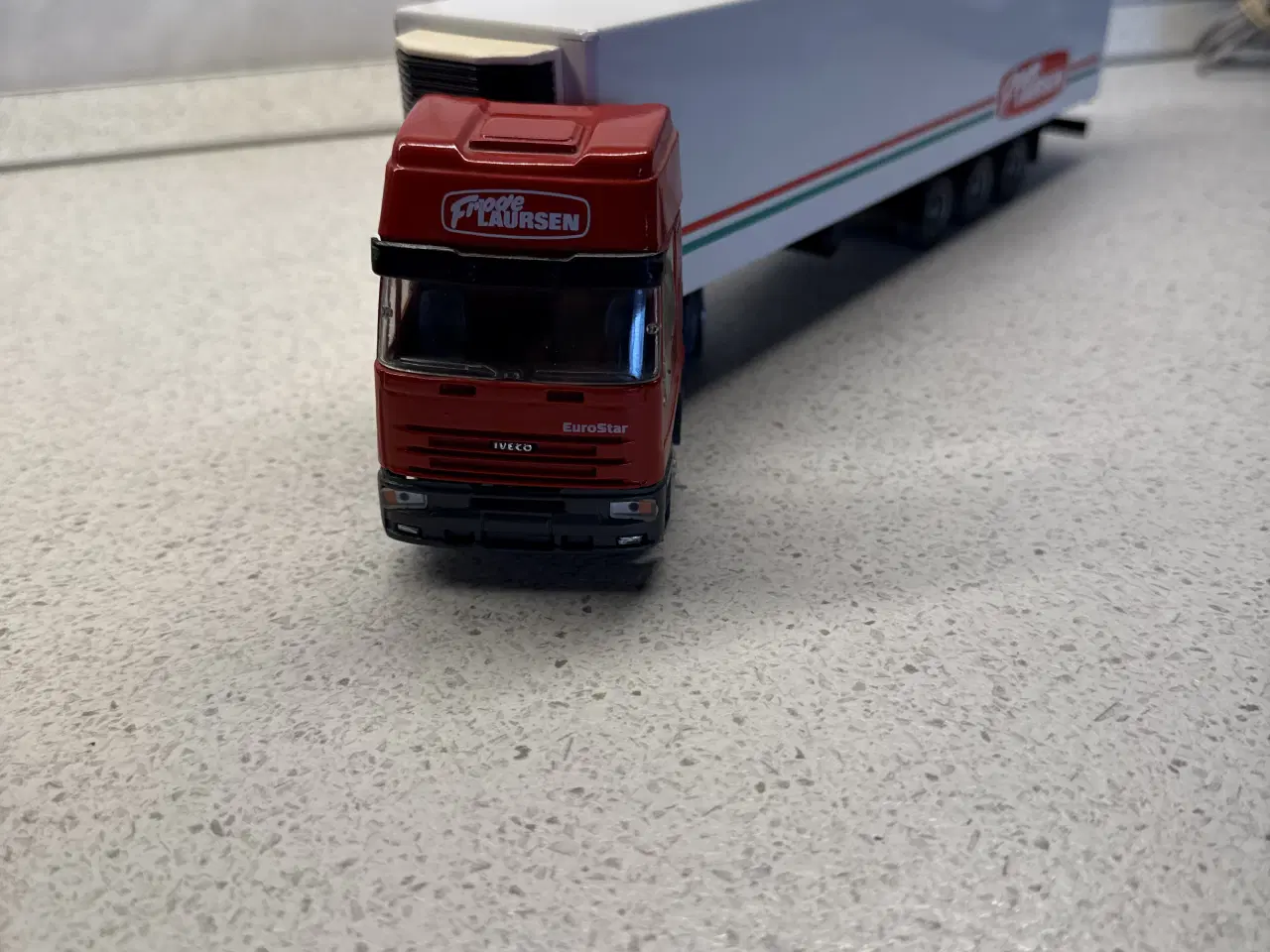 Billede 11 - Legetøjsbil - lastbil til pynt