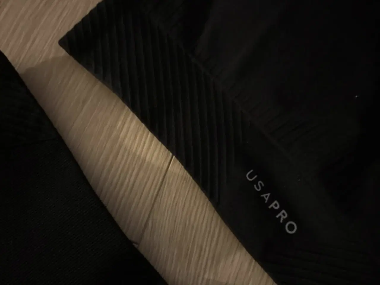 Billede 4 - Træningstøj fra USAPRO sælges