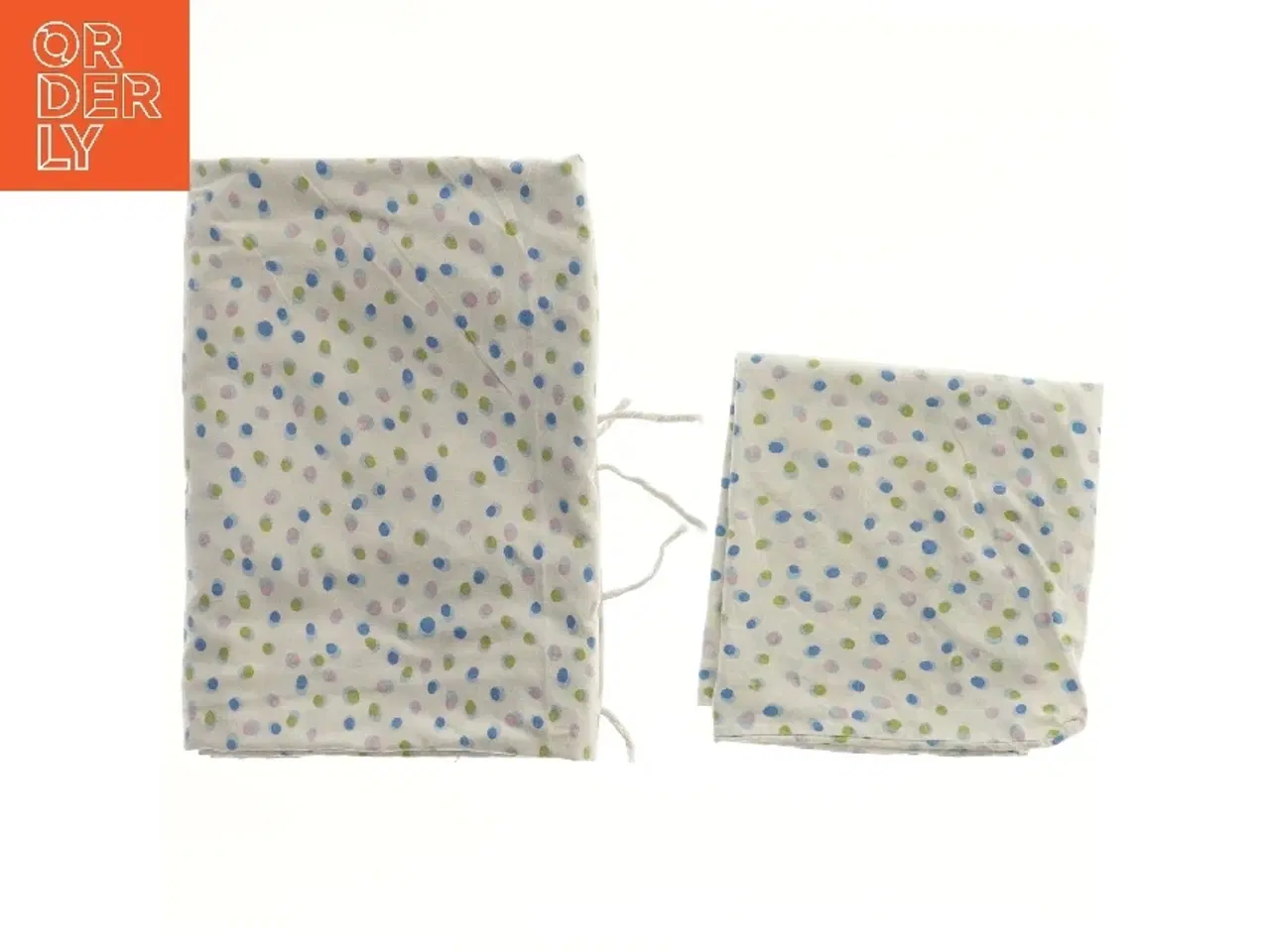 Billede 1 - Prikket sengetøj (str. 40x38 & 90x132 cm)