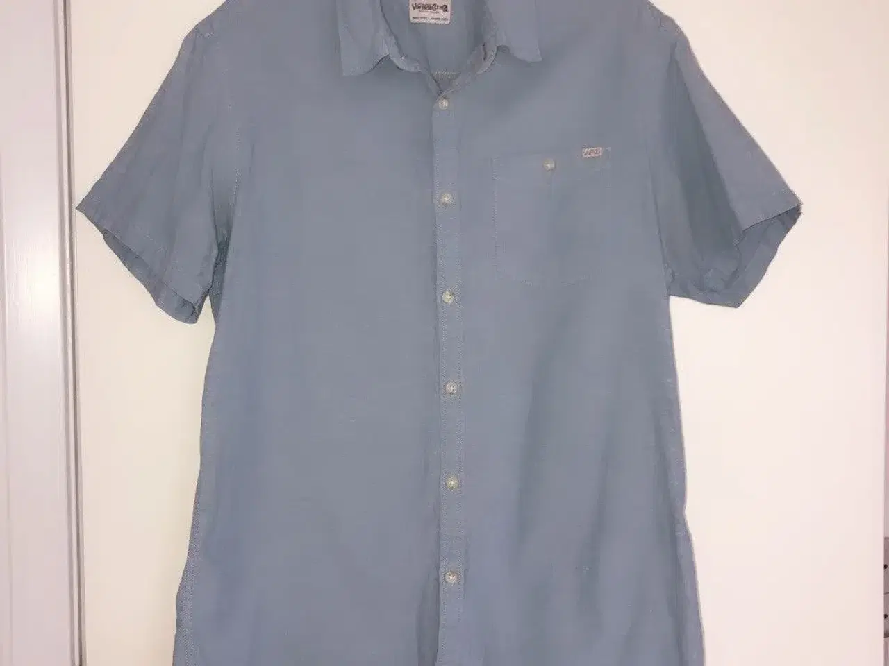 Billede 1 - Jack & Jones vintage lyseblå kortærmet skjorte. St