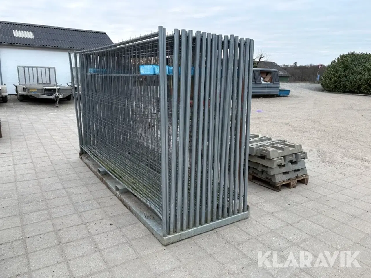 Billede 1 - Hegn 30 styk + tilhørende fødder