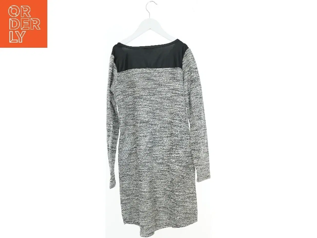 Billede 2 - Grå langærmet kjole fra D-XEL fra D-XEL (str. 164)