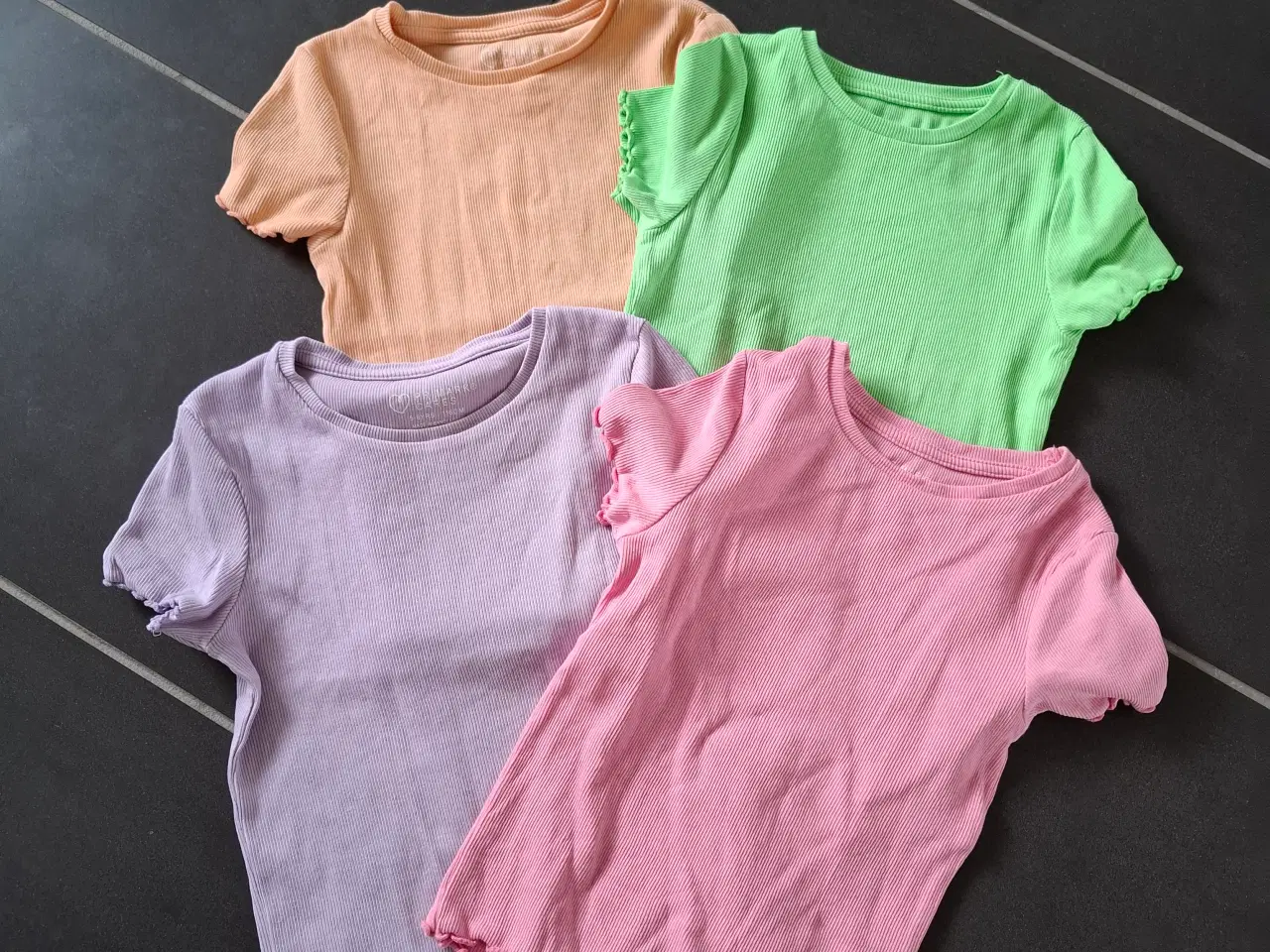 Billede 1 - 4stk t-shirt Primark 20kr stk. 