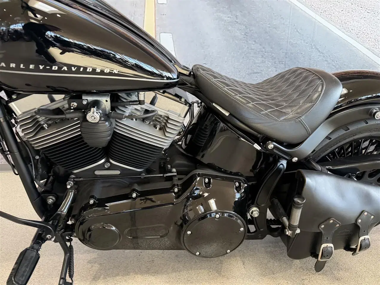 Billede 22 - Harley-Davidson FXS Blackline 96"