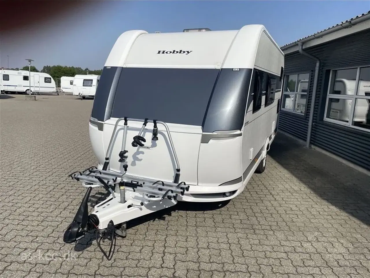 Billede 2 - 2021 - Hobby On Tour 470 KMF   Hobby On Tour 470 KMF årg. 2021 Isabella 3 m fortelt, mover, cykelholder 6 sovepladser, 4 siddepladser