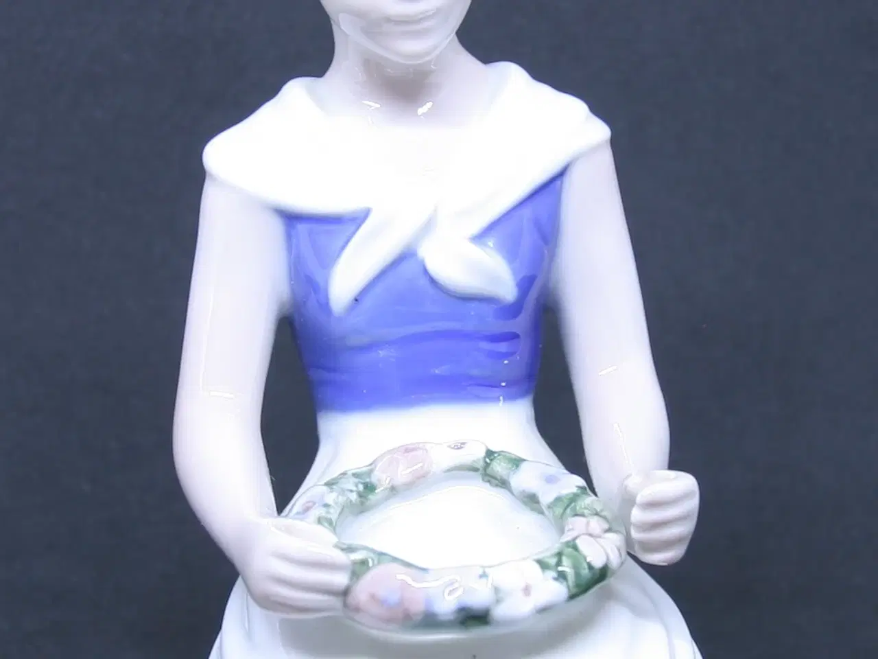 Billede 1 - Porcelænsfigur Pige med blomsterkrans