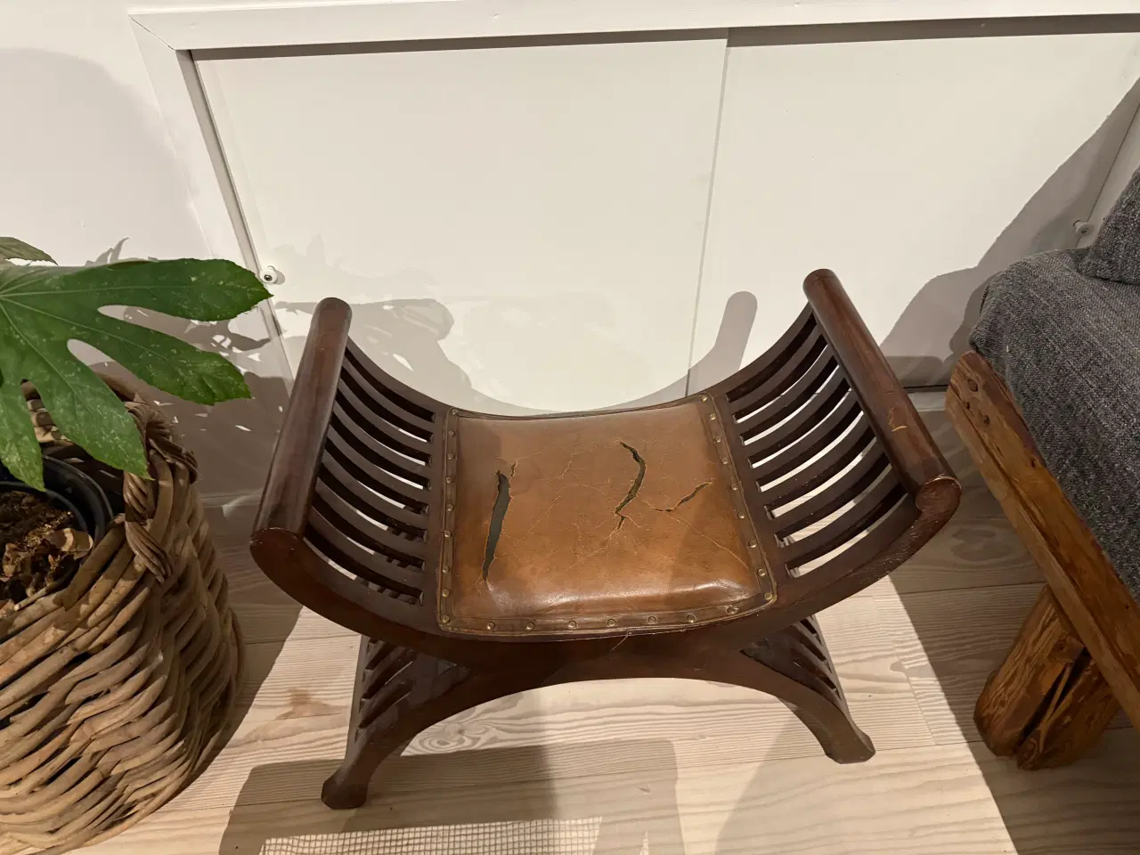 Billede 5 - Billeder, Ikea kommode, metal skab og skammel