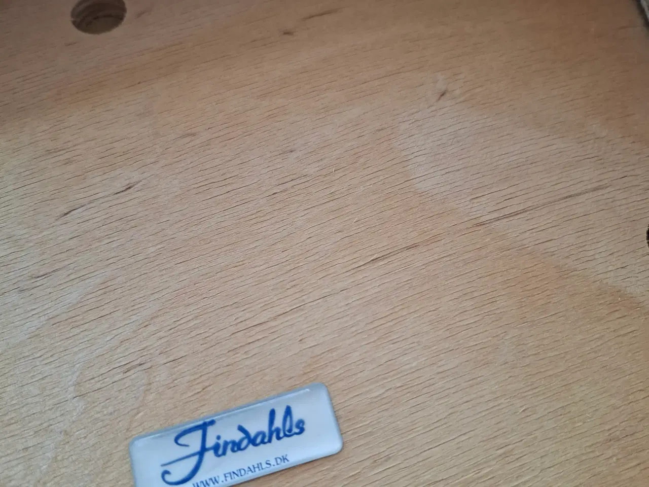 Billede 12 - Spisebord med 6 stole i massivt egetræ