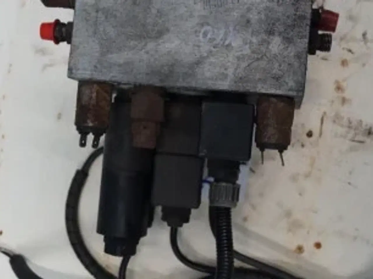 Billede 13 - New Holland FX60 Hydraulikventil 84037241