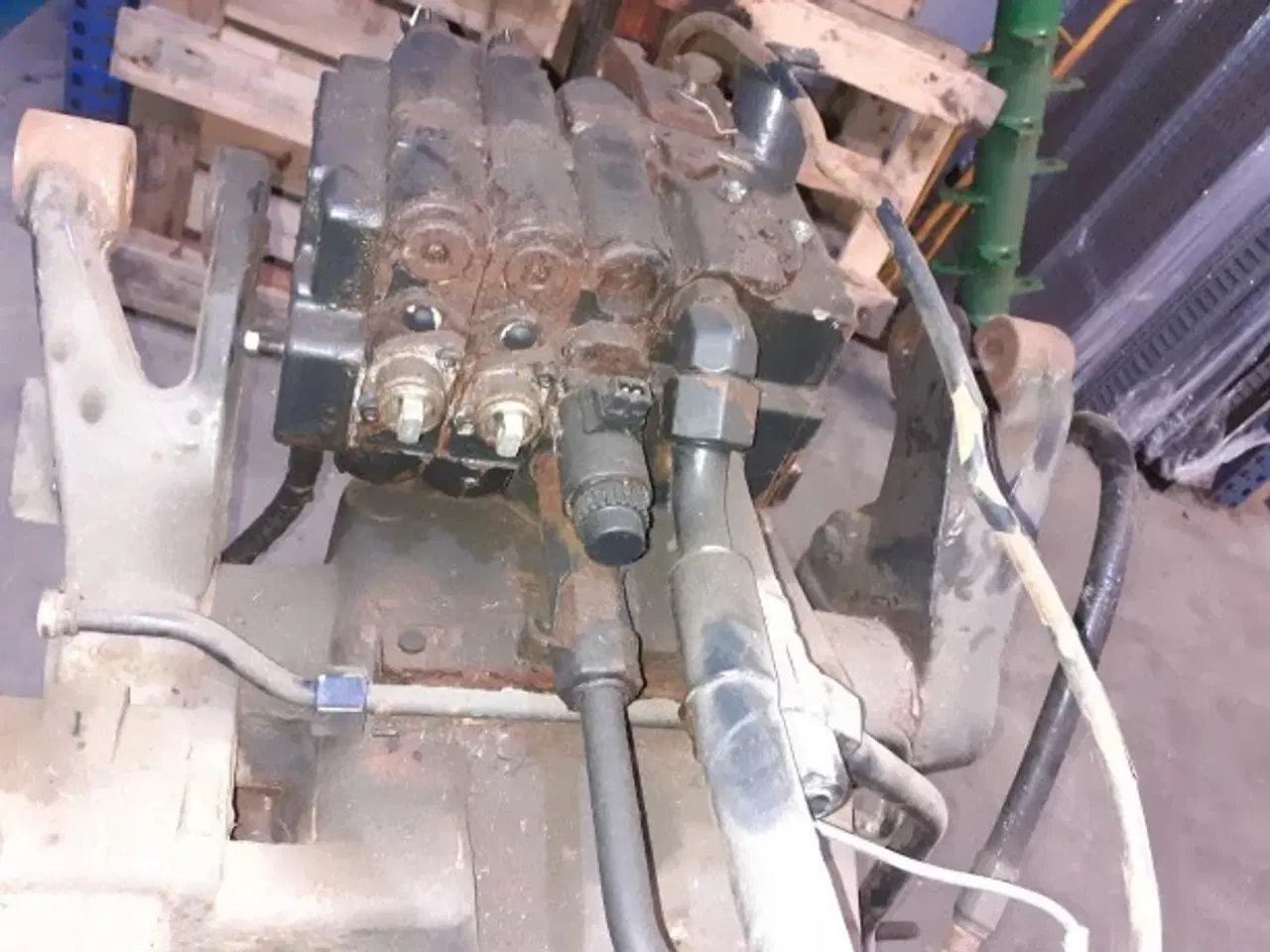 Billede 6 - New Holland TM 130 Bagtøj