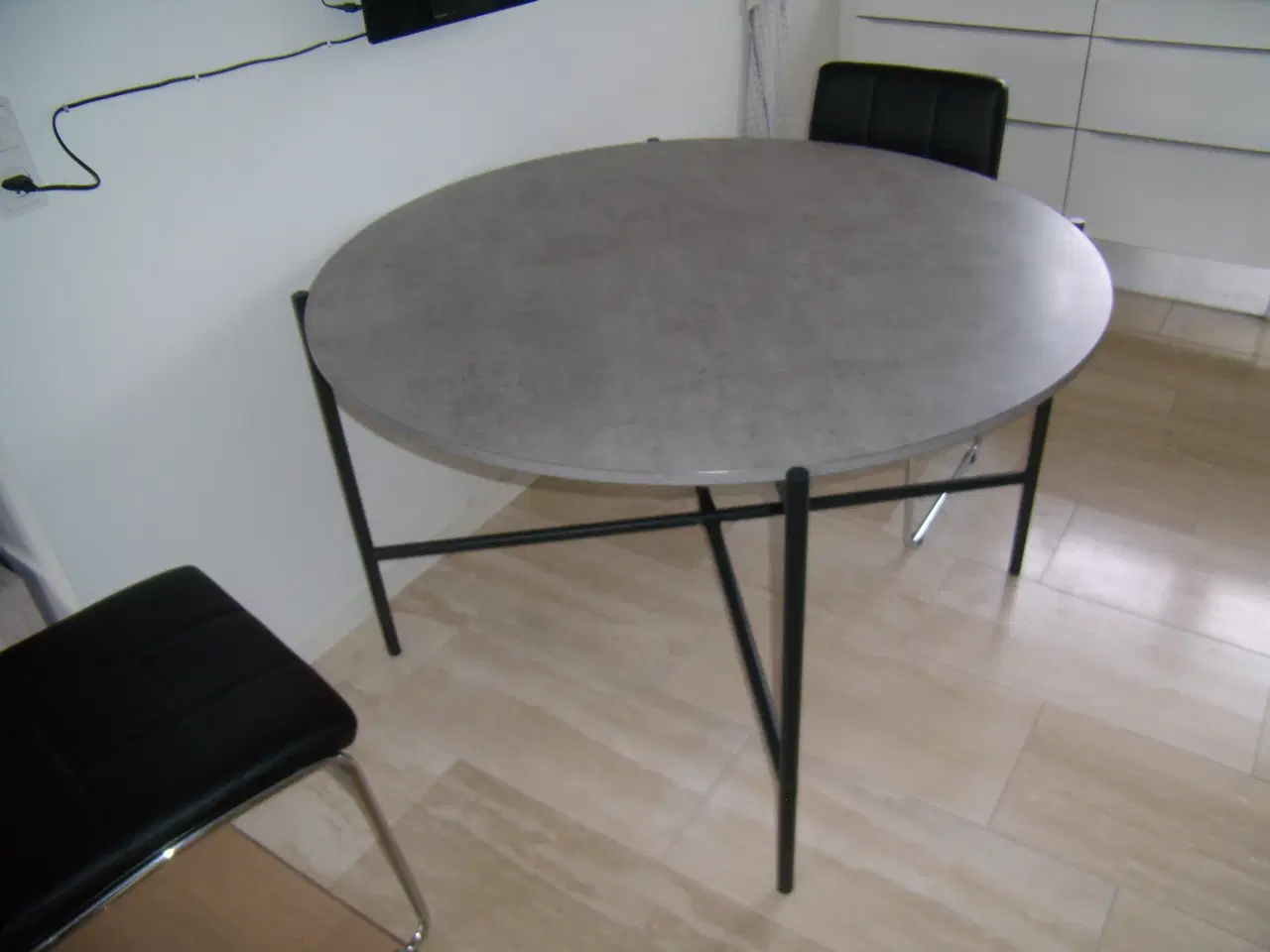 Billede 4 - Spisebord med 4 stole