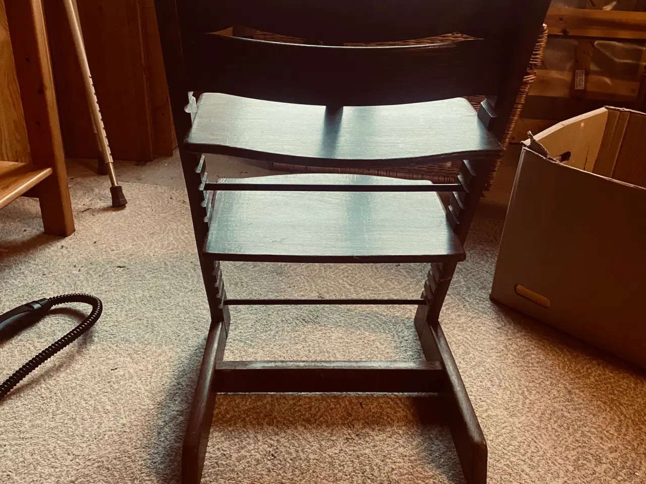Billede 1 - Højstol i bejdse træ