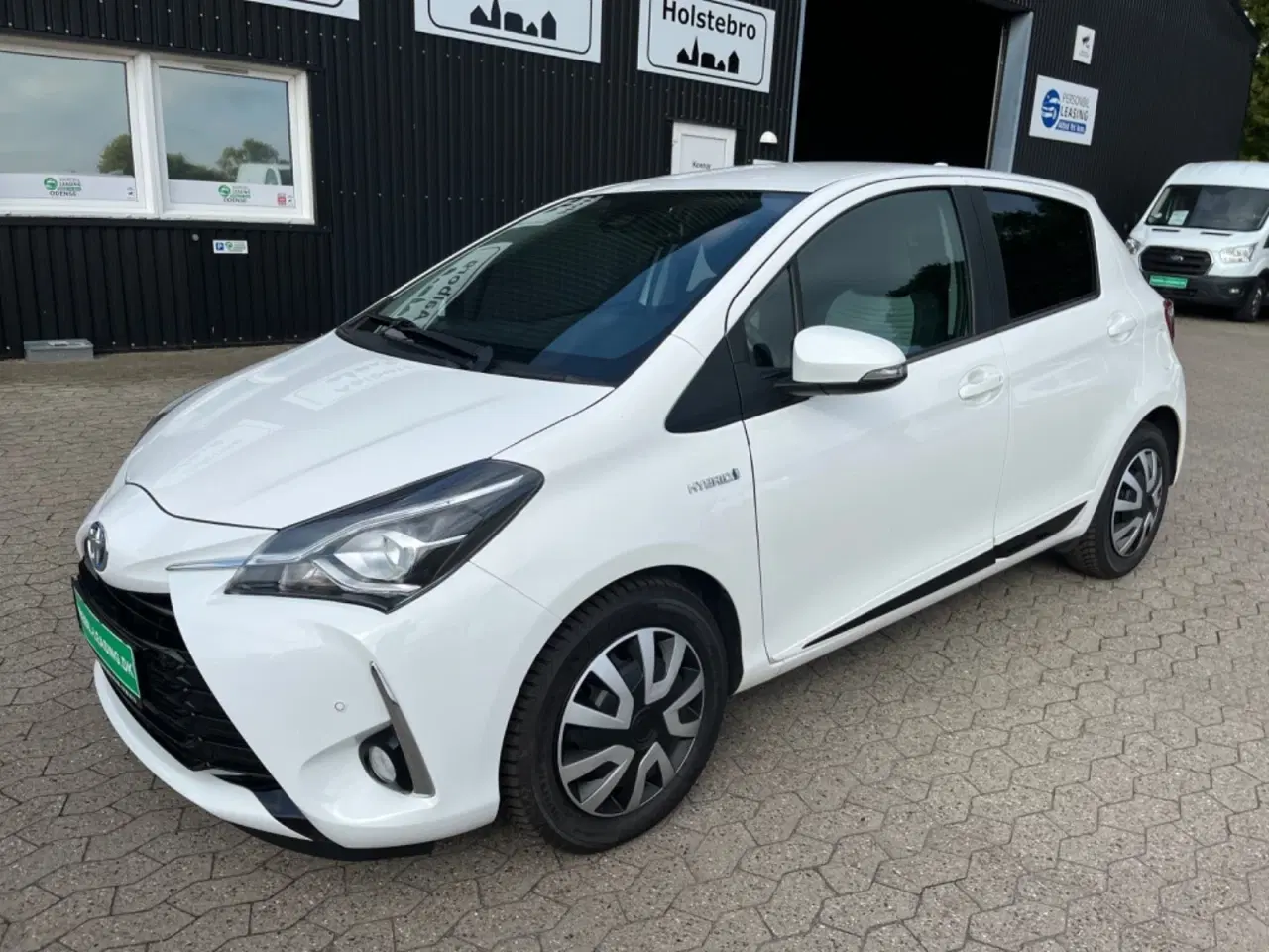 Billede 2 - Toyota Yaris 1,5 Hybrid H1 e-CVT Van