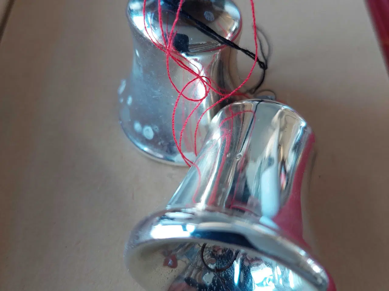 Billede 2 - Julepynt , glasklokker