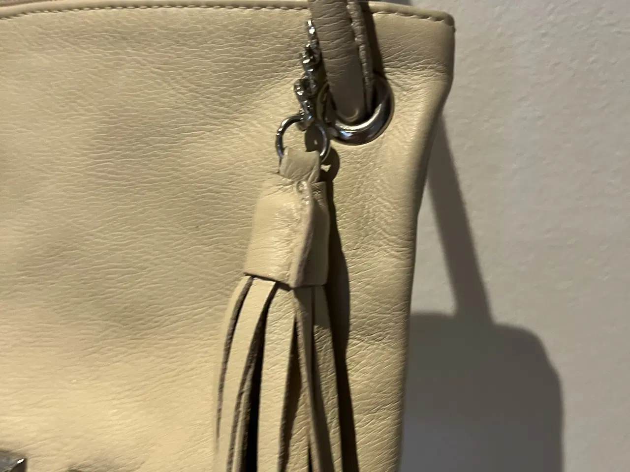 Billede 5 - Clutch med nitter.