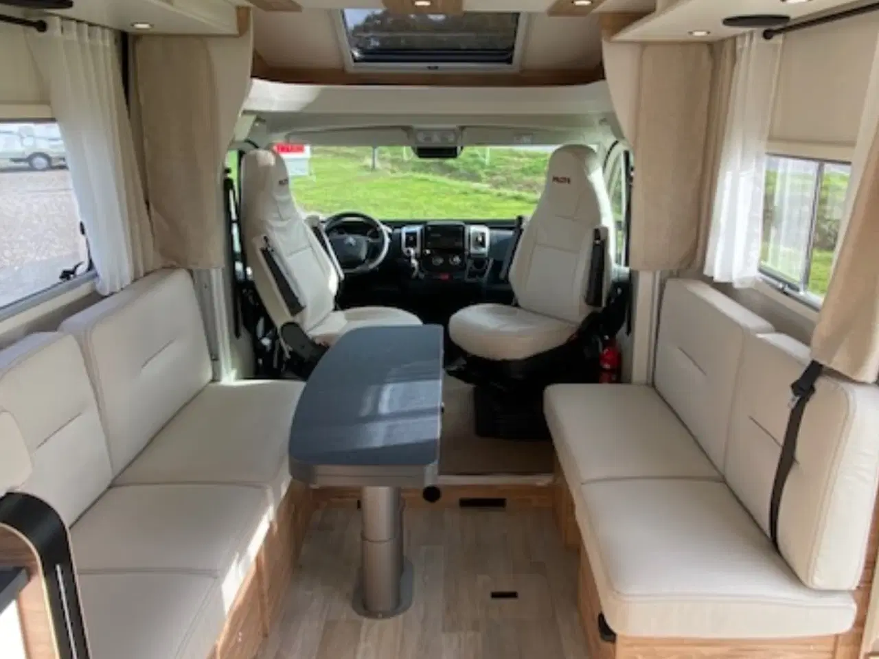 Billede 5 - Pilote P 696 D Évidence