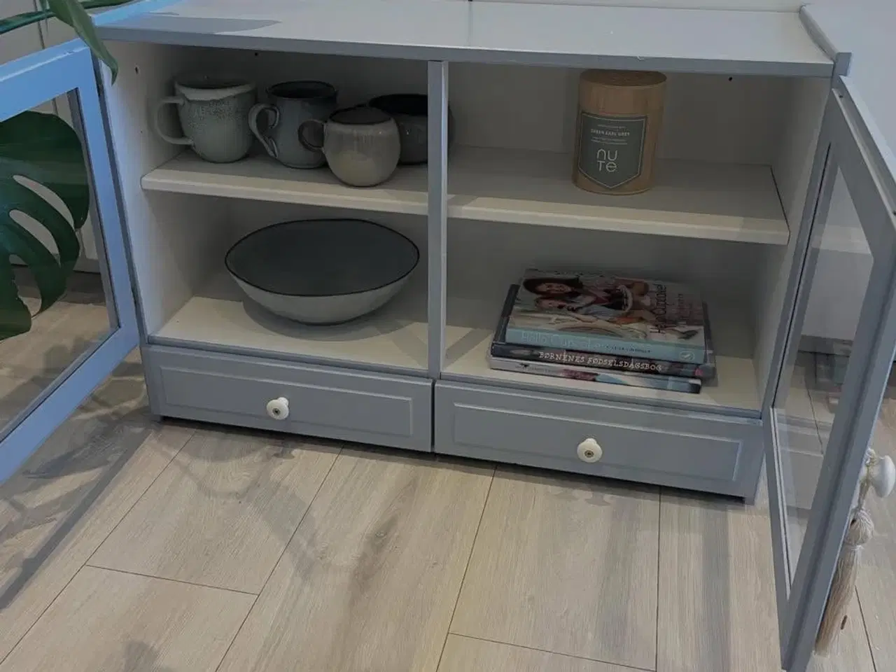 Billede 3 - Vægvitrine lyseblå