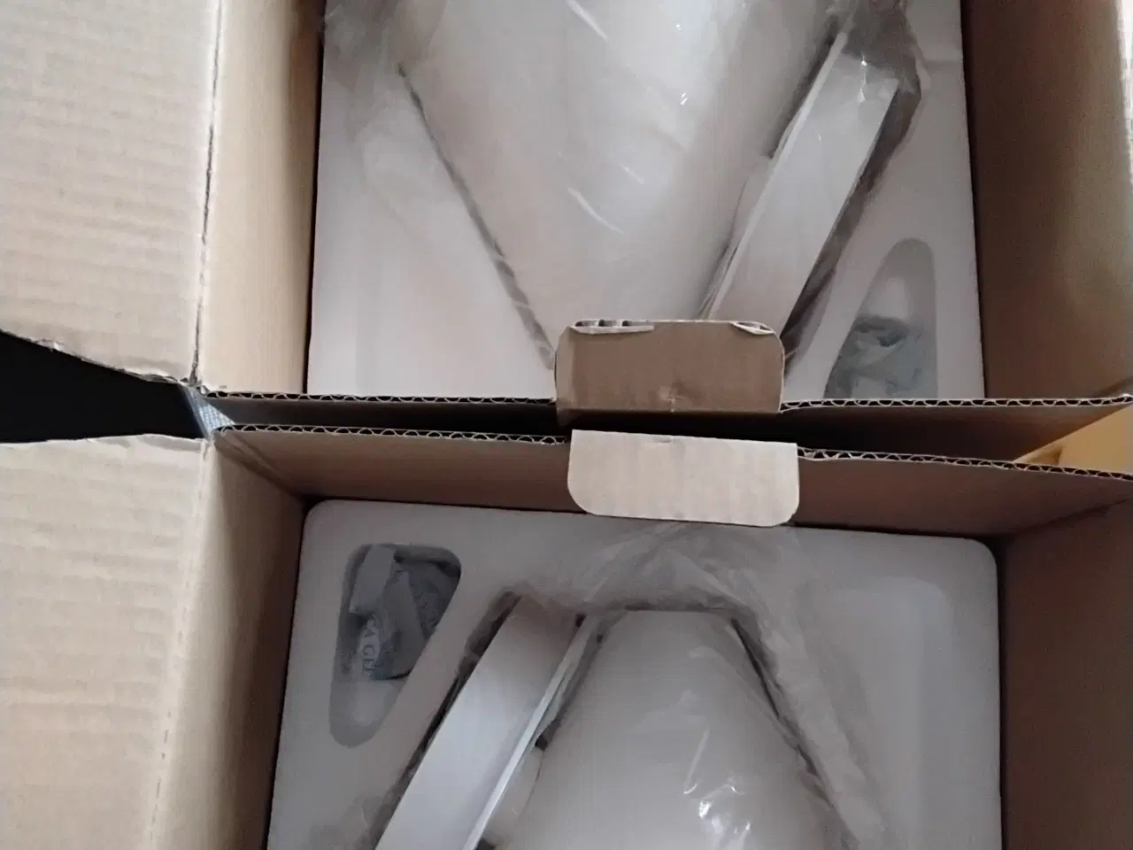 Billede 1 - Keglen 175 væg med LED - Hvid sæt med 2 stk 