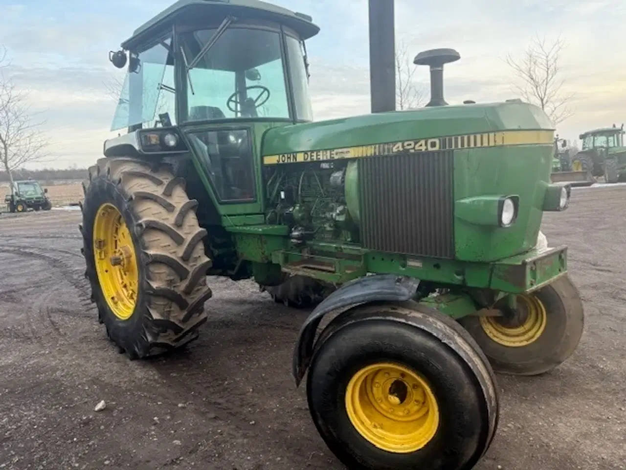 Billede 4 - John Deere 4240 STÅR HELT ORIGINAL I LAK OG ALT